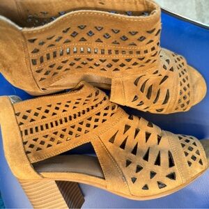 Tan Suede Cutout Ankle Boots Sz 10